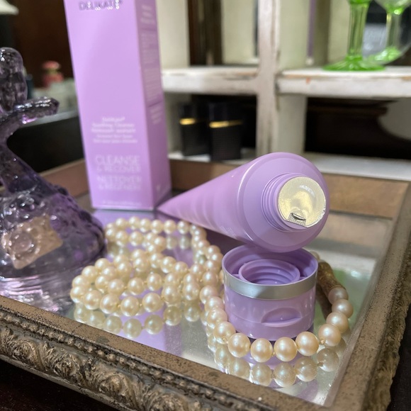 Kate Somerville DeliKate Soothing Cleanser - Picture 2 of 5